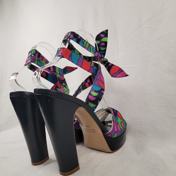 Marc Jacobs Geometric Print Silk Satin Wrap Platform Sandals Made in Italy 6
D - Picture 3 of 11